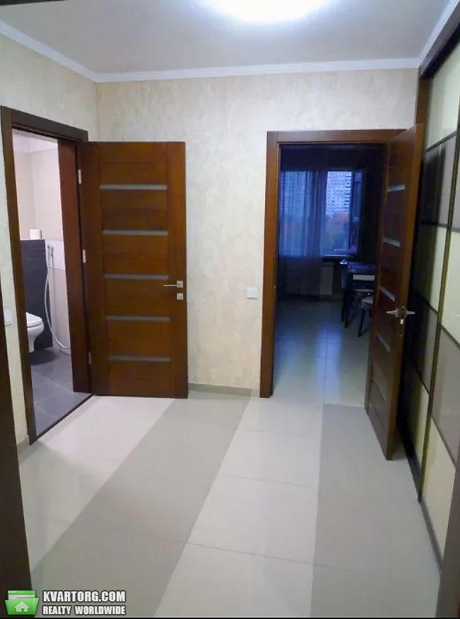 Rent out 3-room apartment. Киев,  Гмыри Бориса — photo 2