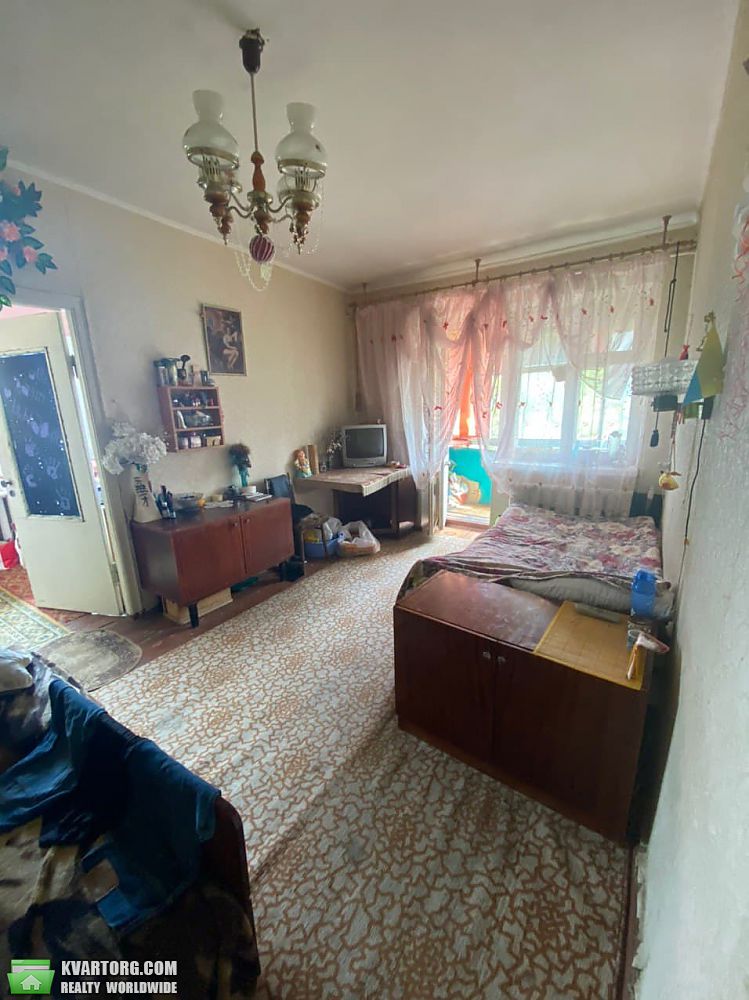Sell 2-room apartment. Чернигов,  Шевченко пл — photo 1