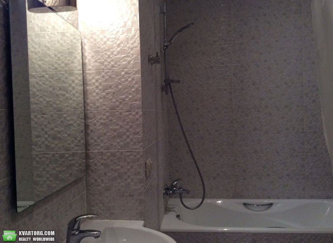Rent out 2-room apartment. Киев,  Барбюса — photo 5