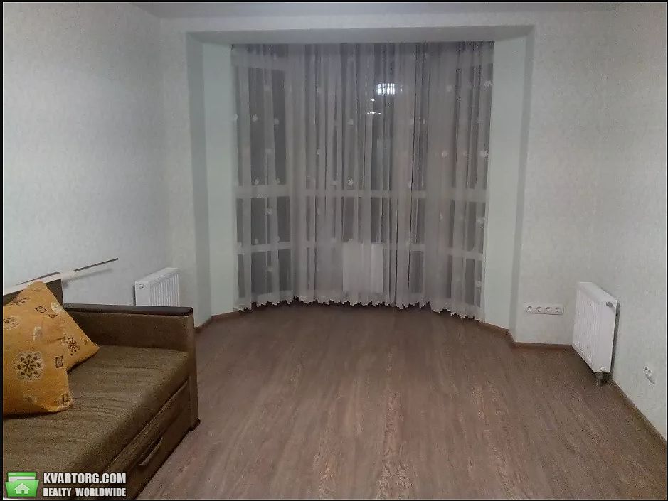 Rent out 2-room apartment. Киев,  Герцена — photo 1