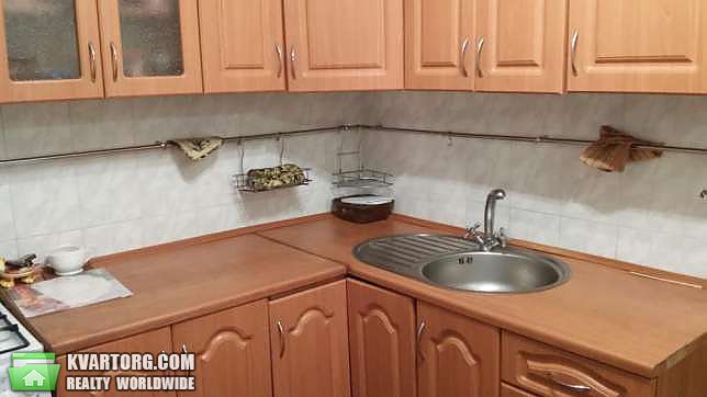 Rent out 3-room apartment. Киев, Зодчих — photo 5