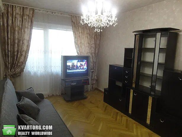 Rent out 2-room apartment. Киев,  Подгорная — photo 2
