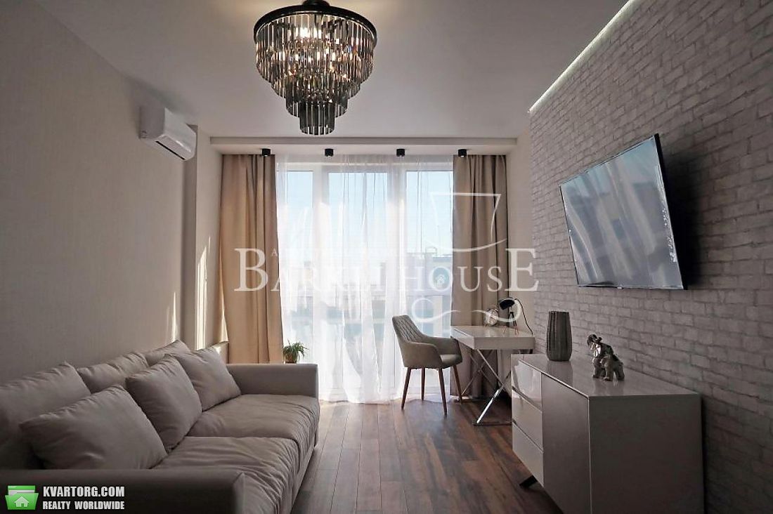 Rent out 3-room apartment. Киев,  Липковского — photo 1