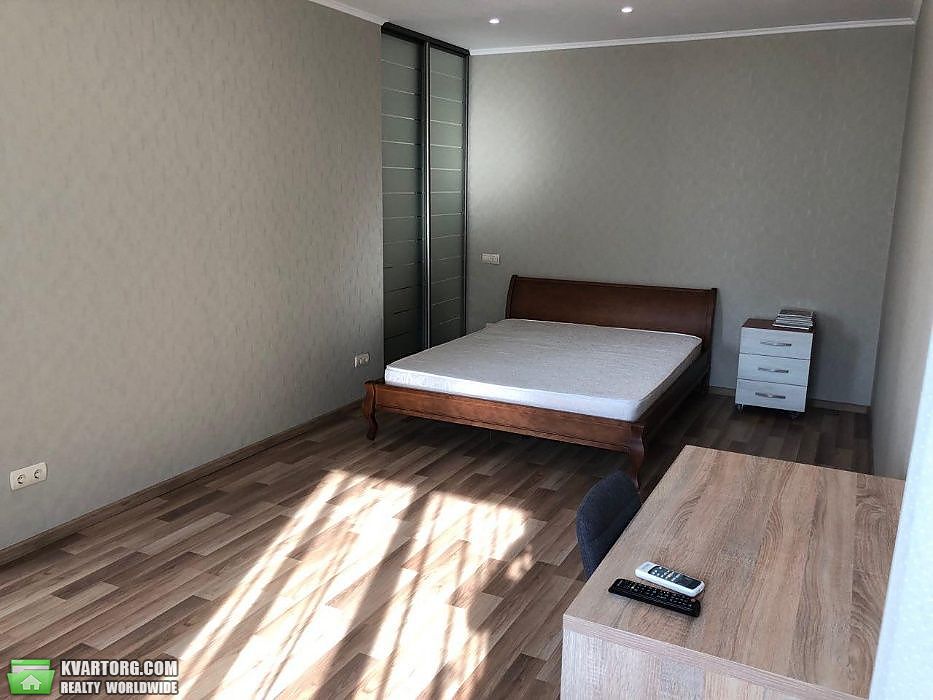 Rent out 2-room apartment. Киев,  Черниговская — photo 5