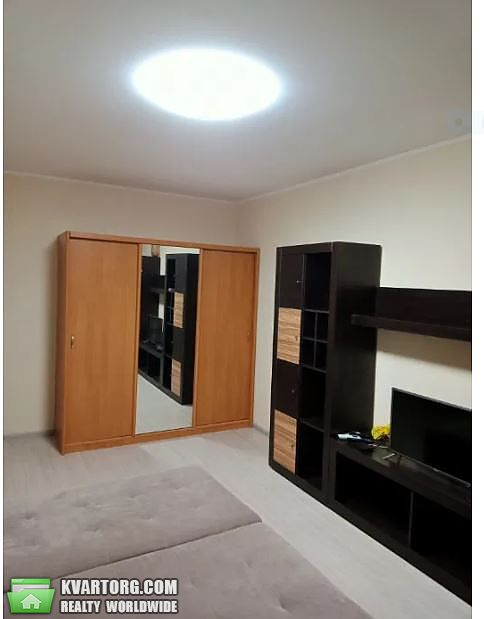 Rent out 2-room apartment. Киев,  Бажана — photo 2