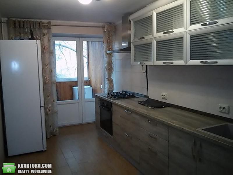 Rent out 2-room apartment. Киев,  Тургеневская — photo 1