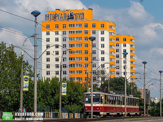 Sell 3-room apartment. Киев,  Комарова — photo 2