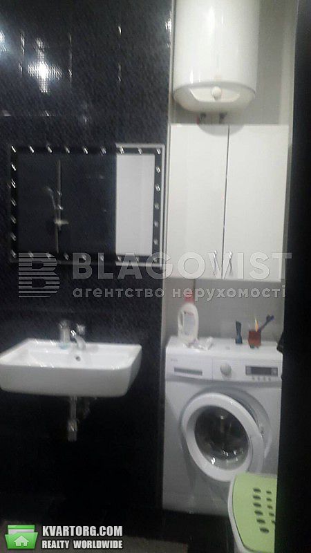 Rent out 2-room apartment. Киев, Соляна — photo 5
