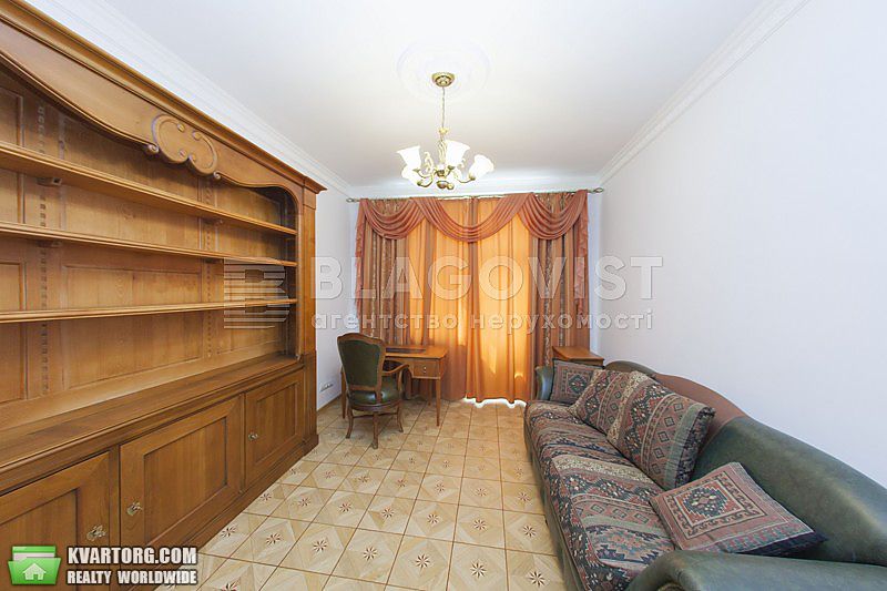 Rent out 2-room apartment. Киев,  Героев Обороны — photo 1