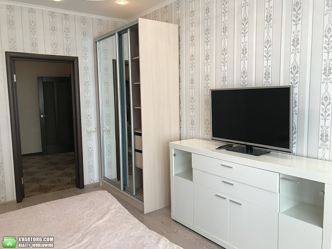 Rent out 2-room apartment. Киев, Механизаторов Шаповала — photo 4