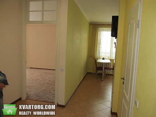 Rent out 1-room apartment. Киев,  Бажана — photo 4