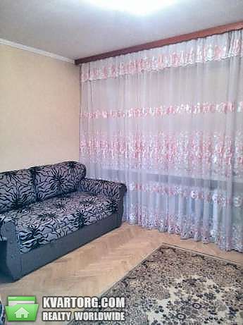 Sell 3-room apartment. Киев,  Школьная — photo 1