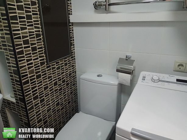 Rent out 1-room apartment. Киев,  Салютная — photo 8