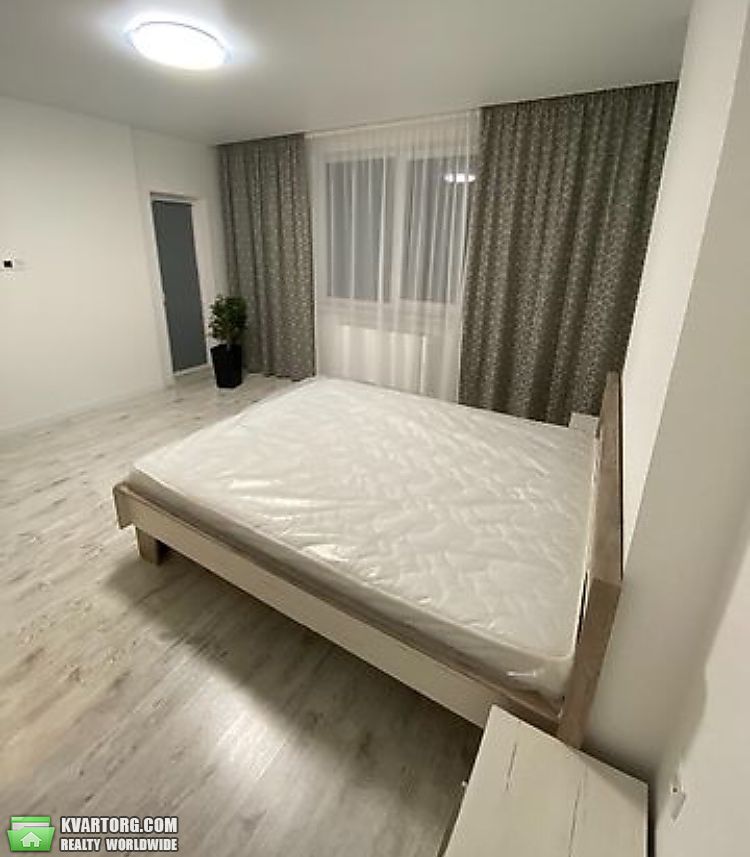 Rent out 2-room apartment. Львов, Джона Ленона — photo 5