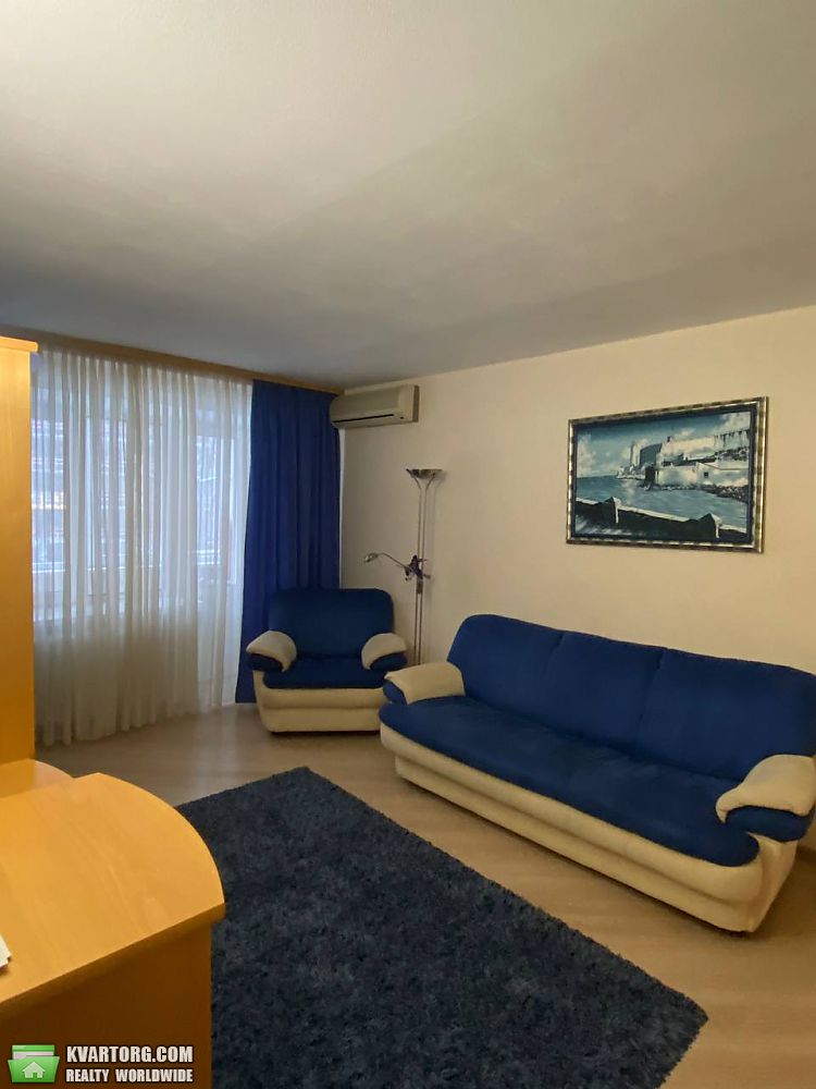 Rent out 3-room apartment. Киев,  Чешская — photo 2