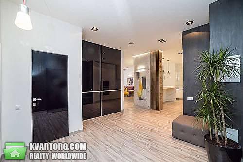 Rent out 4-room apartment. Киев,  Драгомирова — photo 1