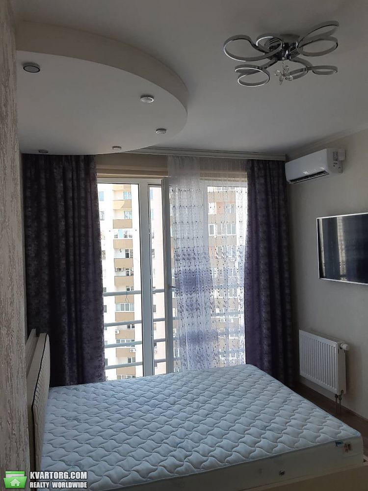 Rent out 2-room apartment. Киев,  Демиевская — photo 8