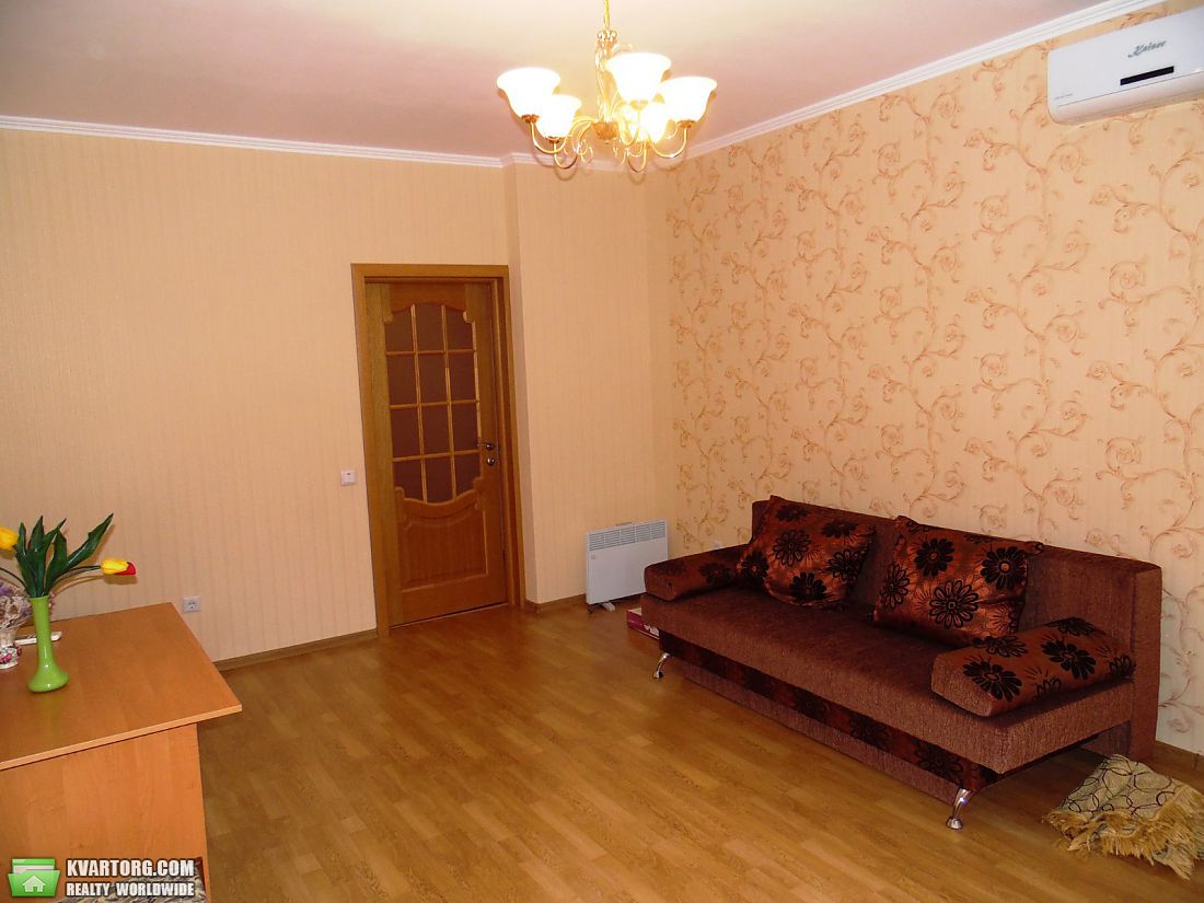 Rent out 2-room apartment. Киев,  Пчелки — photo 3
