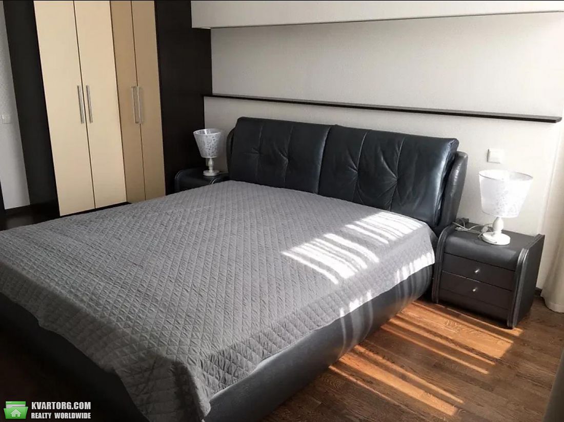 Rent out 2-room apartment. Киев,  Соломенская — photo 4