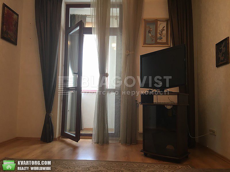 Rent out 2-room apartment. Киев,  Шота Руставели — photo 1