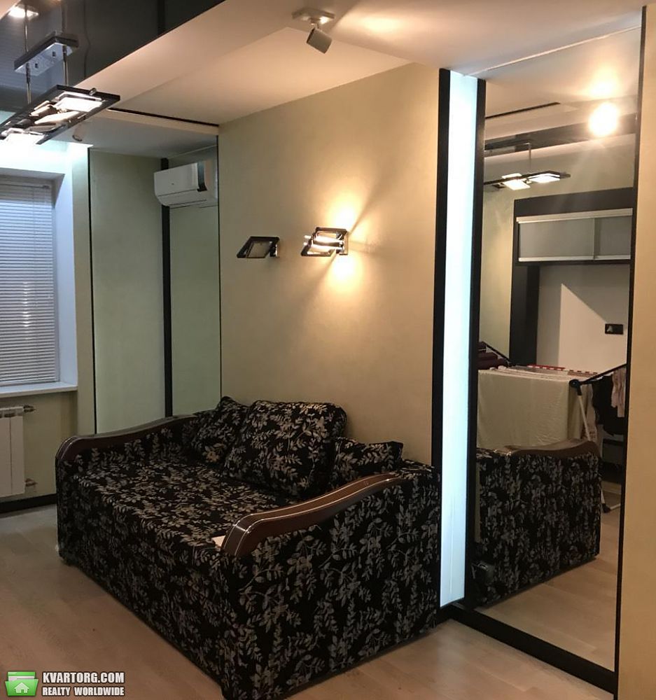 Rent out 3-room apartment. Киев,  Стадионная — photo 3