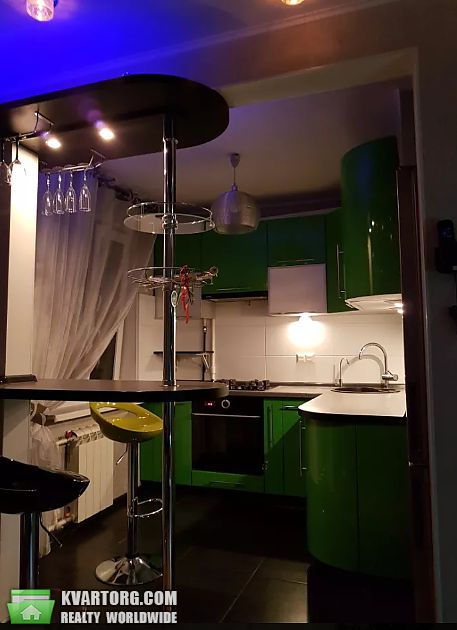 Rent out 2-room apartment. Киев,  Героев Сталинграда пр — photo 3