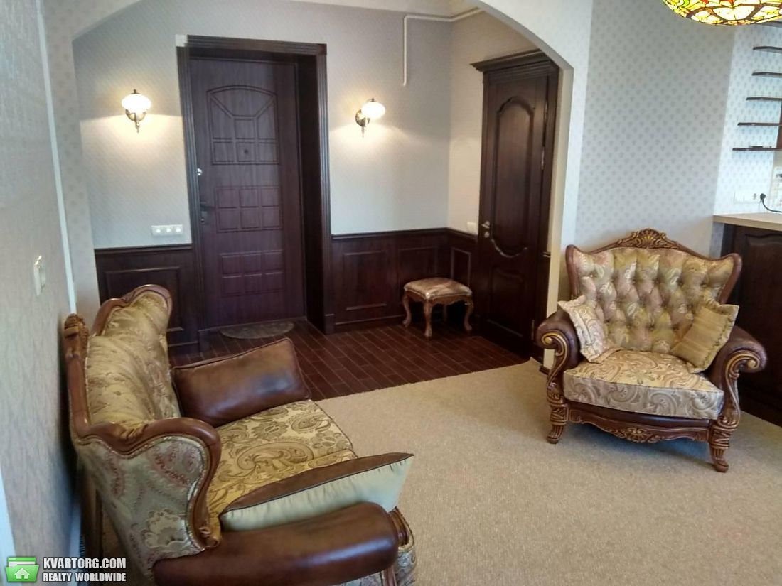 Rent out 2-room apartment. Киев,  Грушевского — photo 2