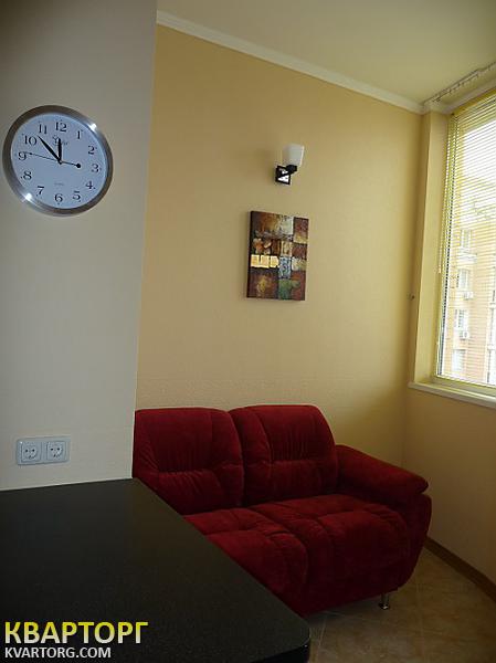 Rent out 1-room apartment. Киев,  Героев Сталинграда пр — photo 4