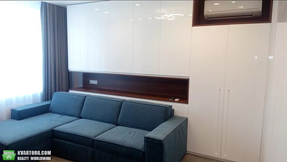Rent out 2-room apartment. Киев,  Герцена — photo 1
