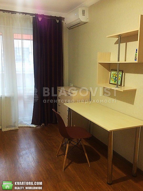 Rent out 1-room apartment. Киев,  Жилянская — photo 3