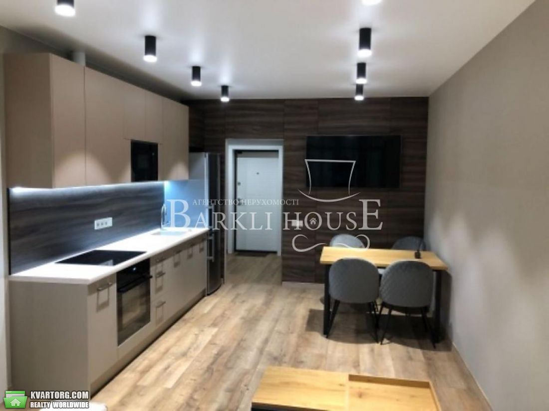 Rent out 2-room apartment. Киев,  Черновола — photo 3