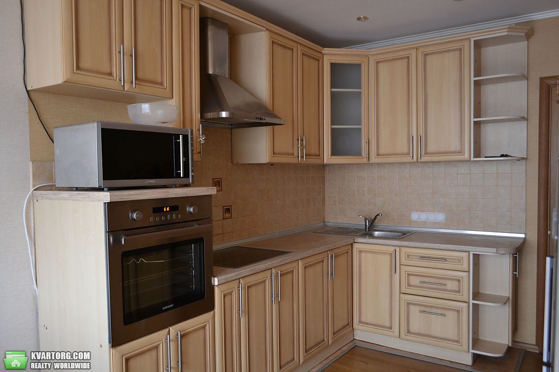 Rent out 3-room apartment. Киев,  Ломоносова — photo 1