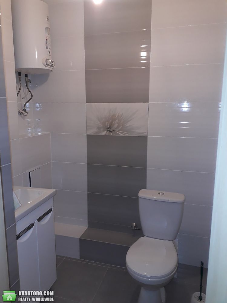 Rent out 3-room apartment. Киев,  Лебедева Николая — photo 6