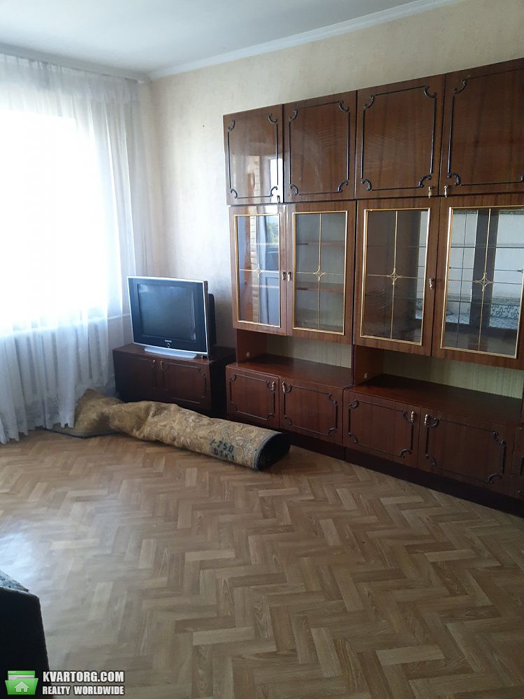 Rent out 2-room apartment. Киев,  Севастопольская — photo 2