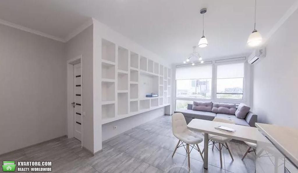 Rent out 2-room apartment. Киев,  Златоустовская — photo 3