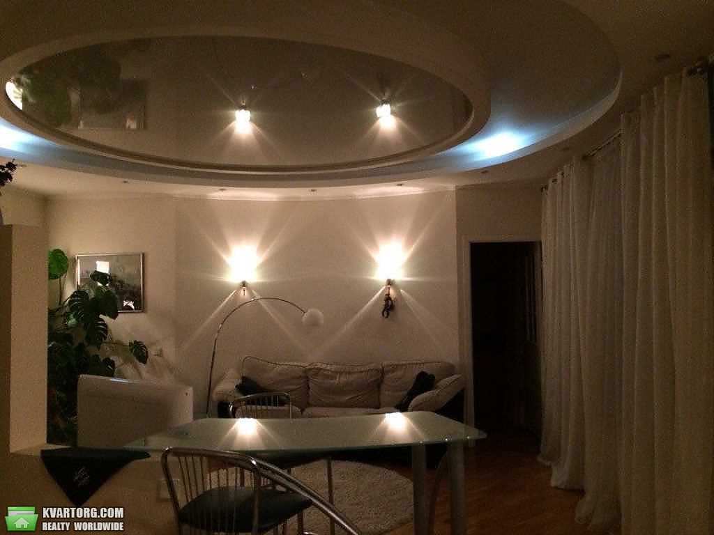 Rent out 2-room apartment. Киев, Трехсвятительская — photo 1