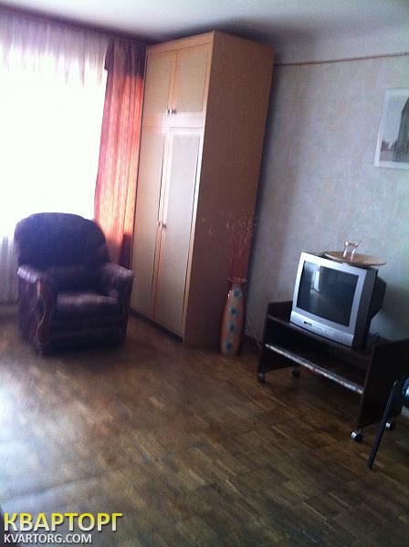 Rent out 1-room apartment. Киев, пр.Победы — photo 1