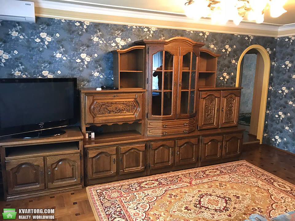 Rent out 1-room apartment. Киев,  Щорса — photo 1