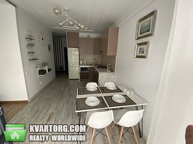 Rent out 2-room apartment. Львов, Чорновола — photo 2