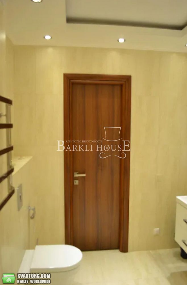 Rent out 3-room apartment. Киев,  Полтавская — photo 10