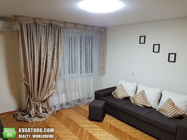 Rent out 2-room apartment. Киев,  Антоновича — photo 1