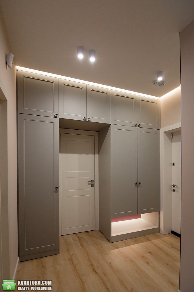 Rent out 3-room apartment. Киев, Маккейна — photo 3