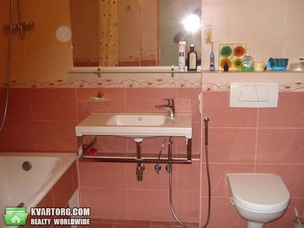 Rent out 3-room apartment. Киев,  Бажана — photo 10