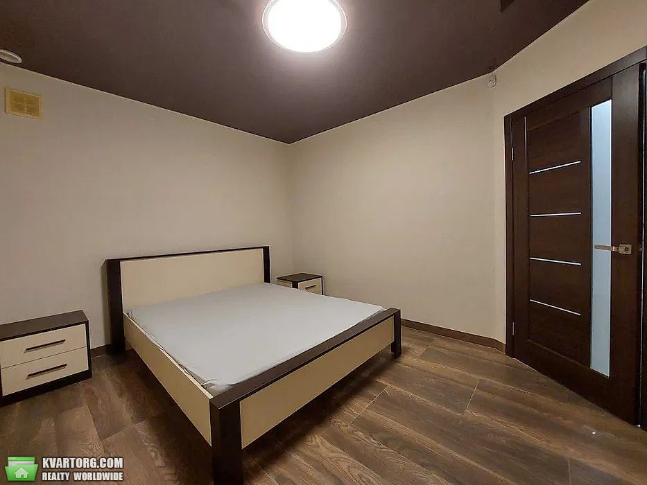 Rent out 1-room apartment. Киев,  Коллекторная — photo 4