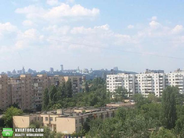 Sell 3-room apartment. Киев,  Урловская — photo 1