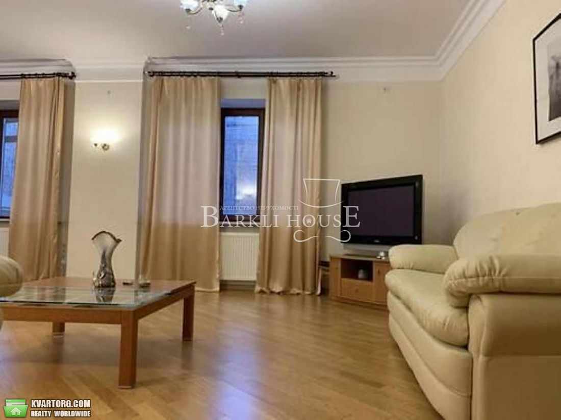 Rent out 3-room apartment. Киев,  Жилянская — photo 1