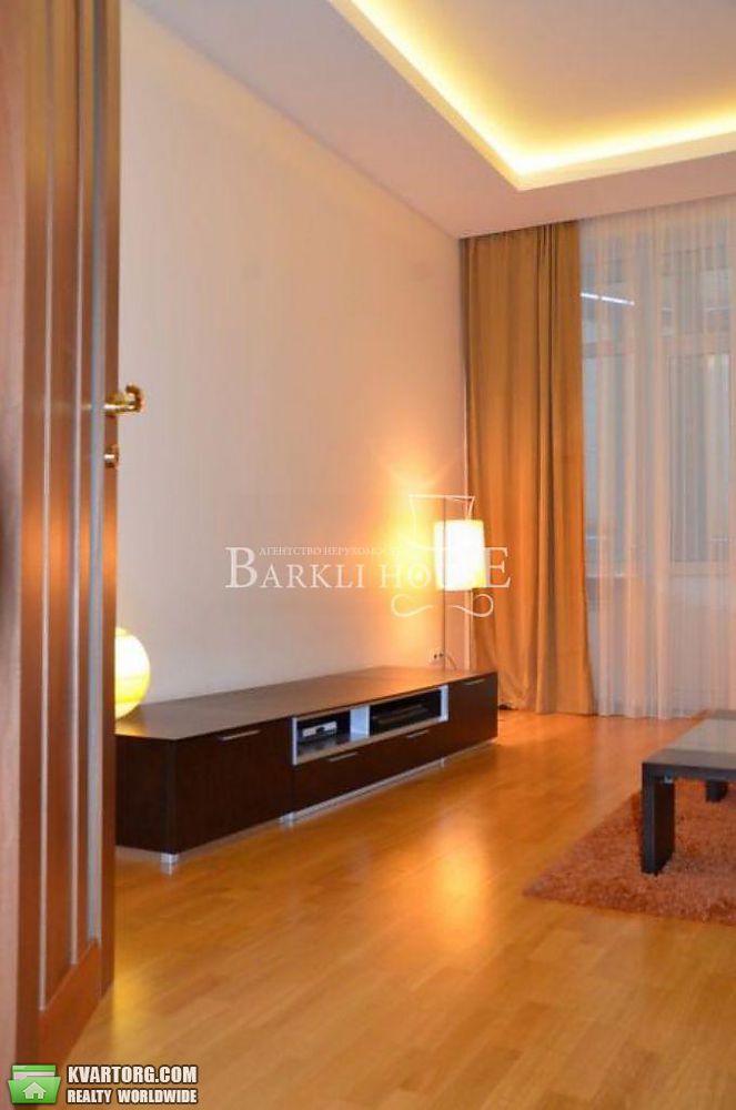 Rent out 4-room apartment. Киев,  Дарвина — photo 1