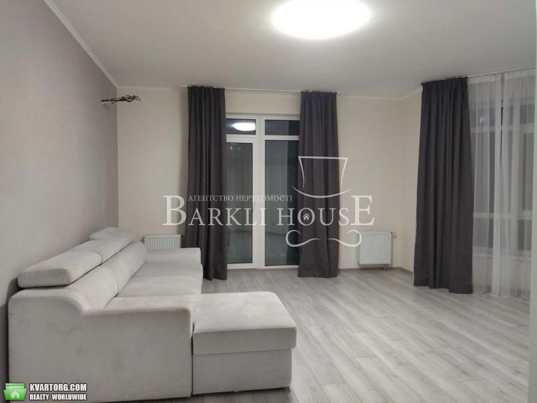 Rent out 3-room apartment. Киев,  Метрологическая — photo 1