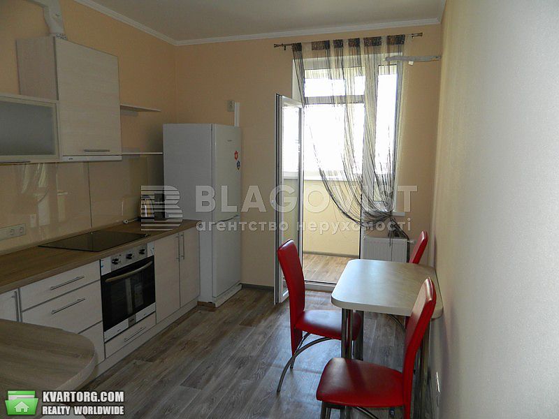 Rent out 1-room apartment. Киев,  Панельная — photo 2