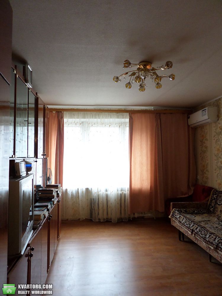 Sell 2-room apartment. Днепропетровск, Семафорная — photo 1